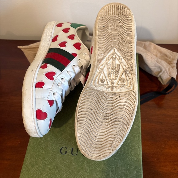 GUCCI Leather Sneakers with hearts Sz 37 - Picture 4 of 5
